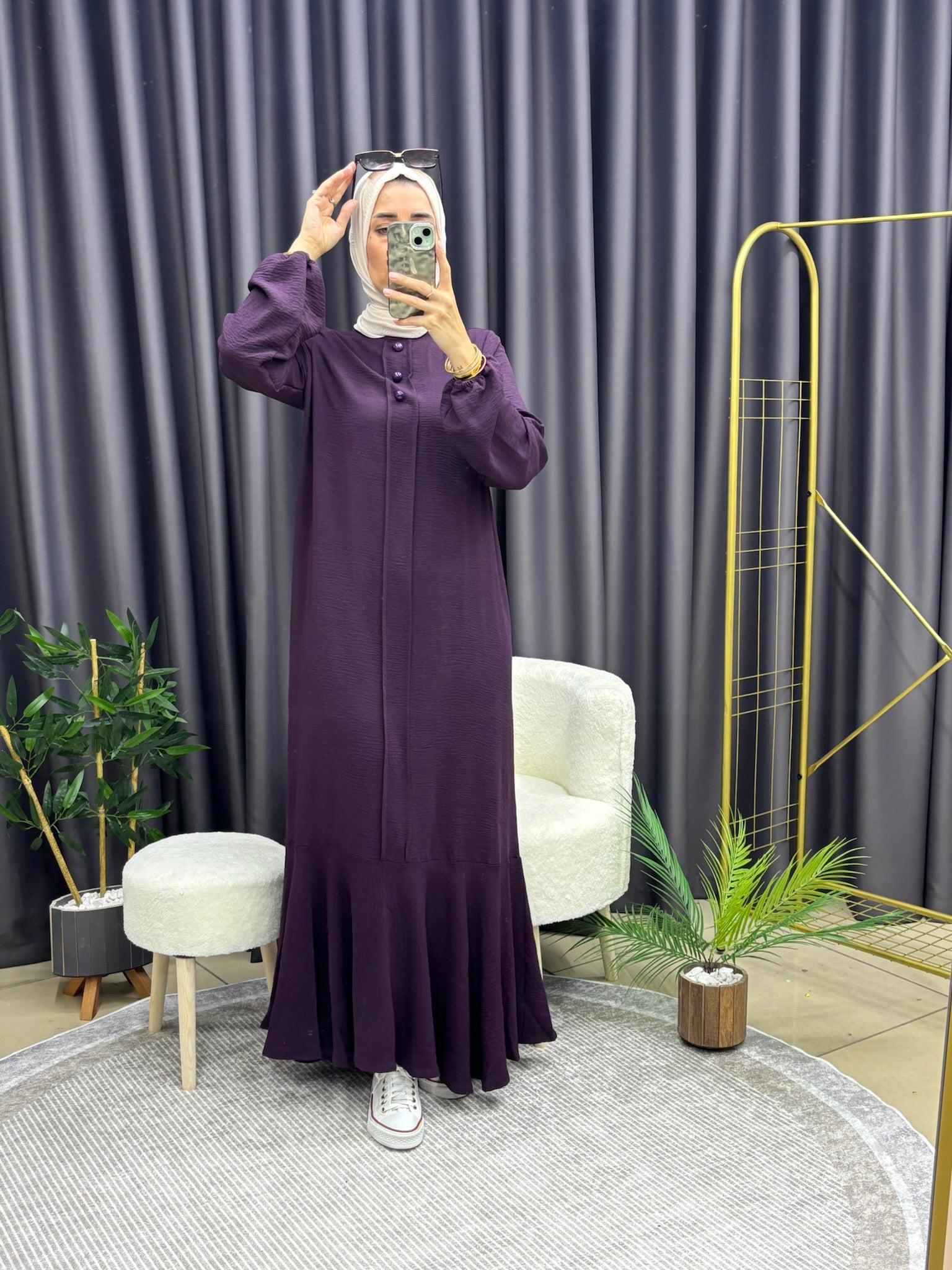 ÜÇ DÜĞMELİ ELBİSE MÜRDÜM