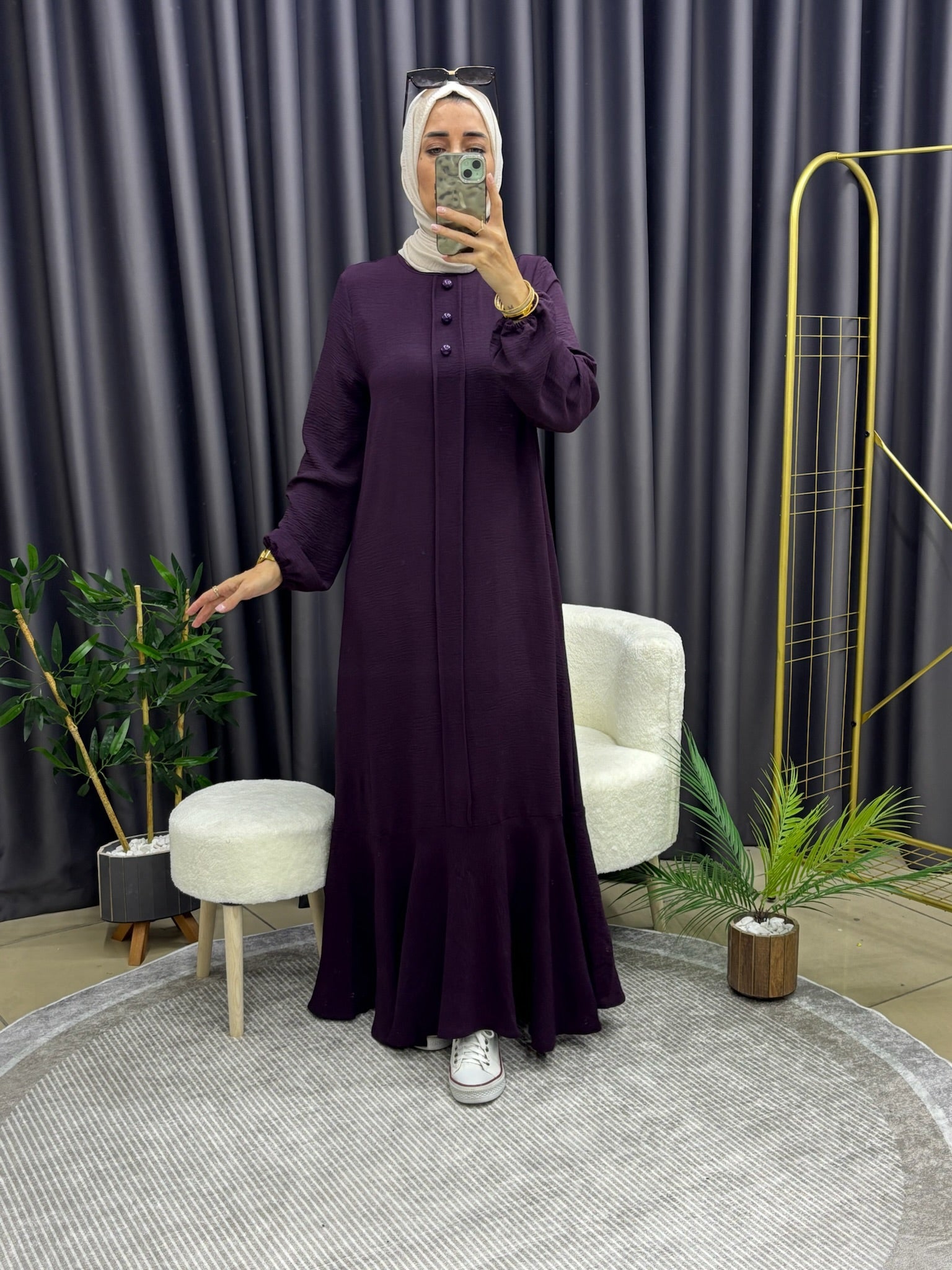 ÜÇ DÜĞMELİ ELBİSE MÜRDÜM