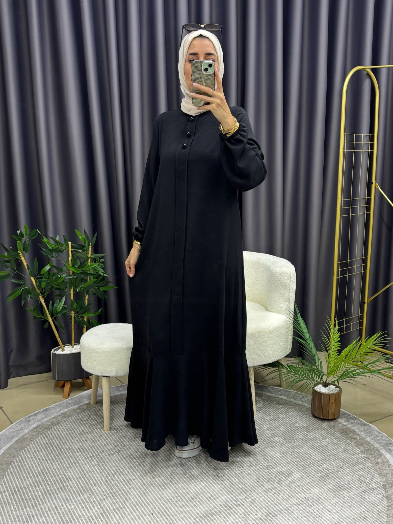 ÜÇ DÜĞMELİ ELBİSE SİYAH